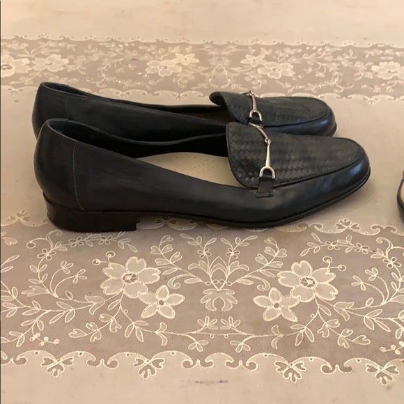 Trotters heeled loafer - Picture 2 of 4